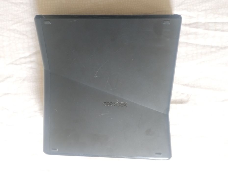 Xbox 360 slim 4gb