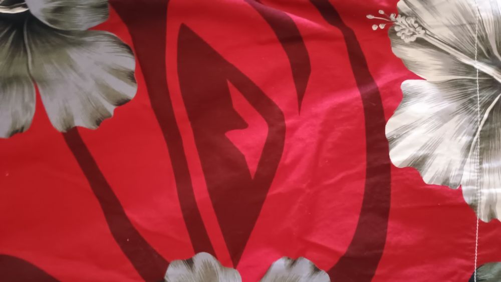 Продавам нова,мъжка хавайска,памучна риза Quiksilver ,размер Л