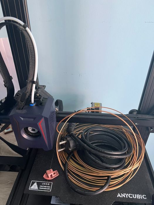 Imprimanta 3d  anycubic kobra 2 neo folosita foarte putin