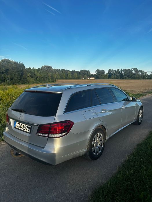 Mercedes-Benz E 250 CDI T-Modell Avantgarde – 204 CP – Cutie automată – Prima înmatriculare 12/2016