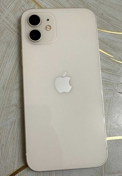 Продаю iPhone 12
