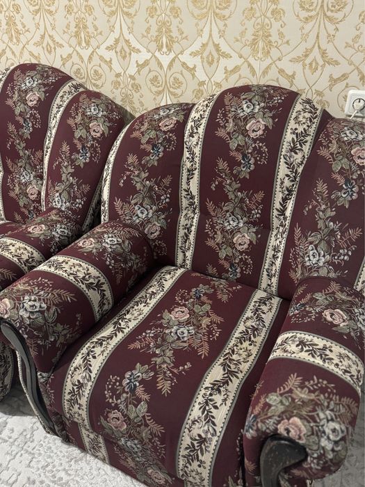 Диван в хорошем состоянии