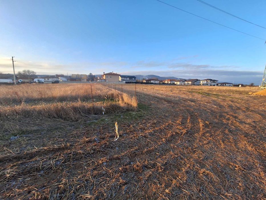 Продава се имот в с. Нови хан, обл. Софийска