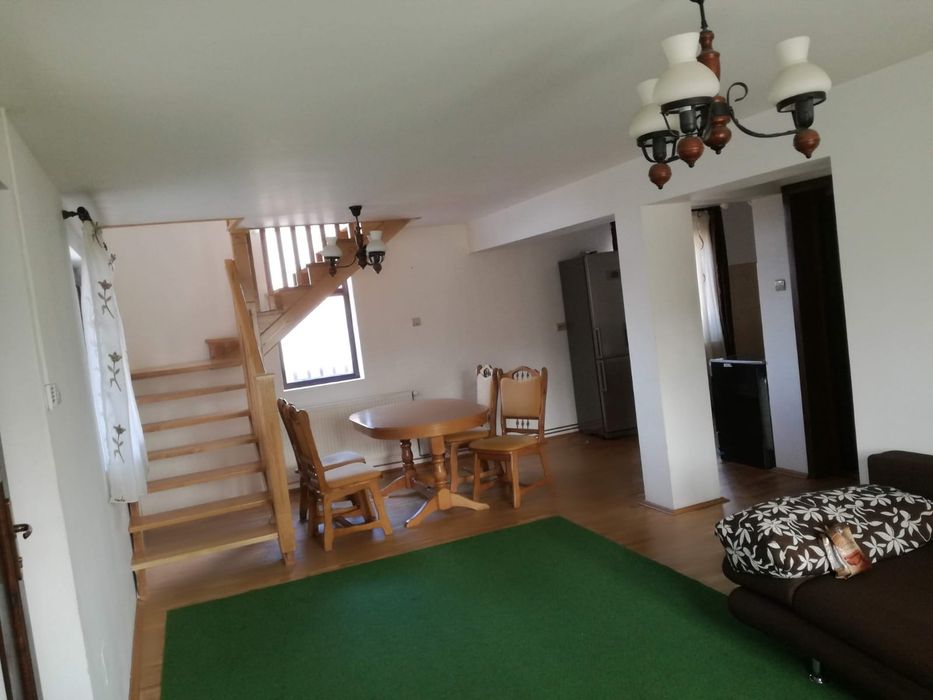 Inchiriez   casa Gilau