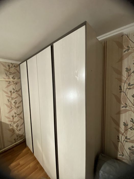 Продам шифоньер почти новый