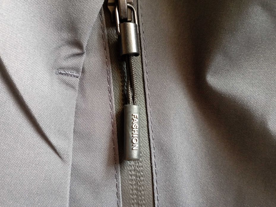 Лека водоустойчива ветровка за 100% защита от вятър и дъжд всеки сезон