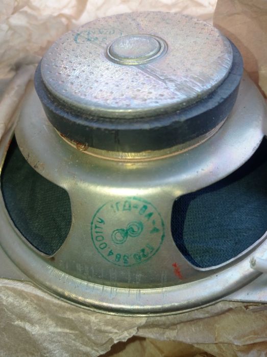 Продаются новые динамики