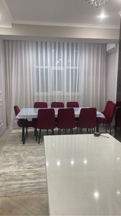 Стол со стульями