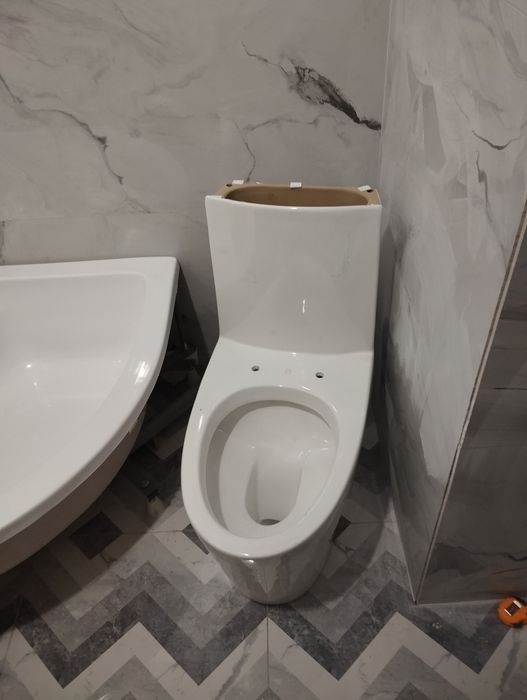 Кафельшик. Городской.  Укладка кафеля. Кафель устаси.