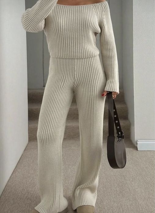 Set tricotat bej – mărime standard (S-M)