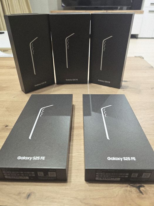 Samsung Galaxy S25 FE 5G - 8Gb RAM/ 128Gb ROM