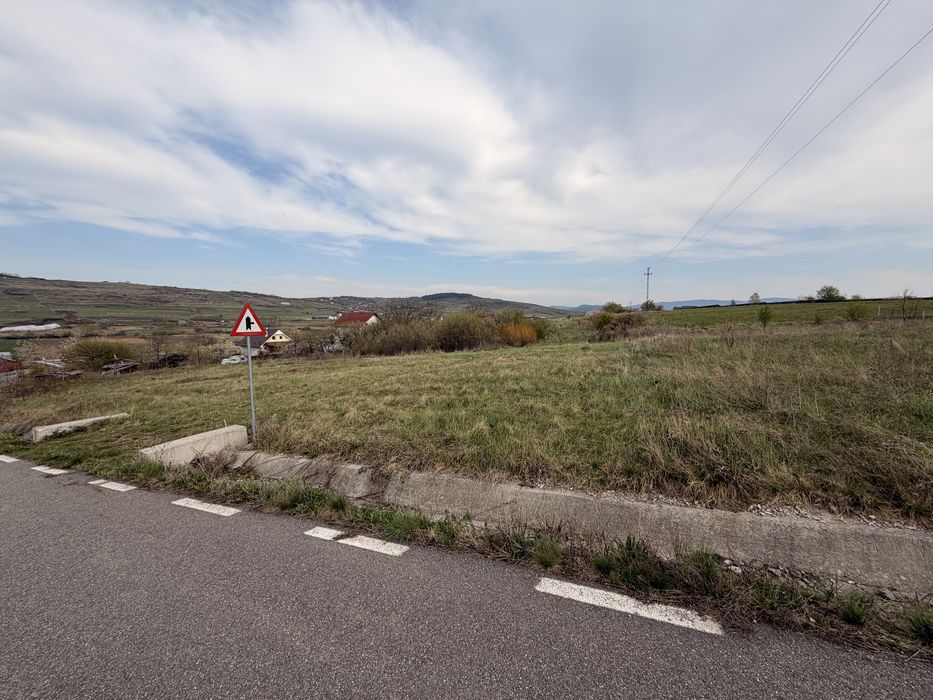 Teren intravilan dublu front stradal