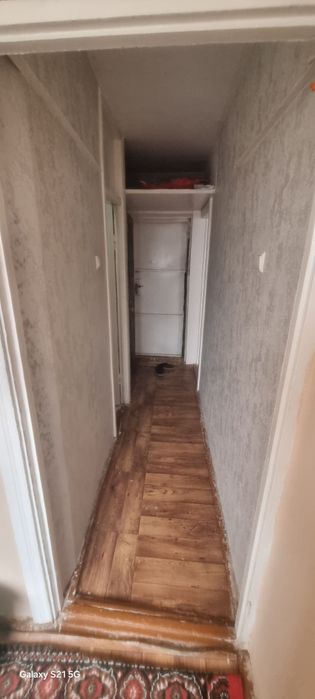 Урганч шахридаа 4 каватли дом 2 каватида 1 хонали квартира