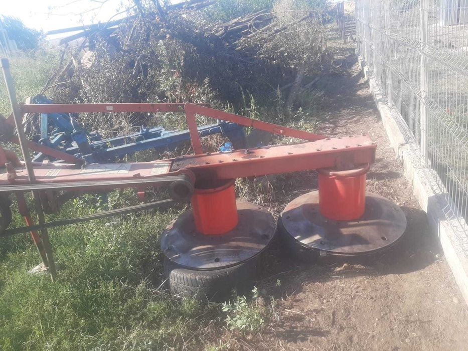 Vând tractor cositoa