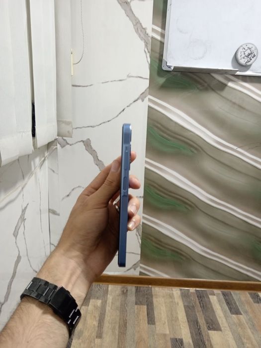 Samsung A 25 sotiladi. 1 mln 550. Umuman ayni yo'q.