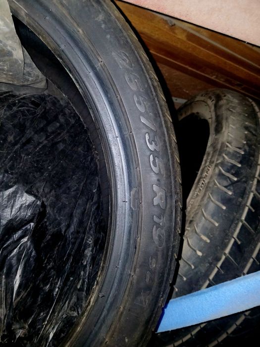 Срочно Pirelli ZERO  255/35/19 продам шыны