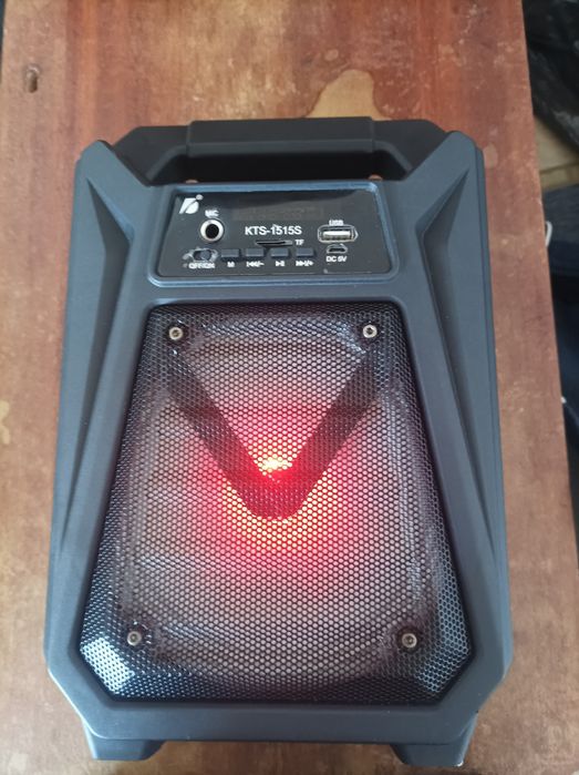 Мощна тонколона.