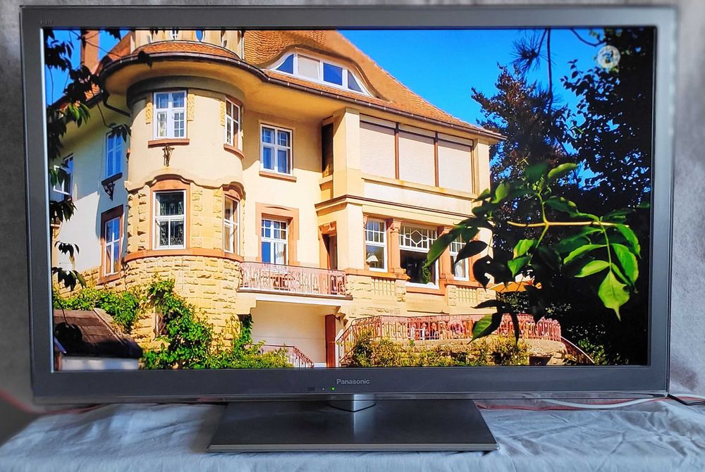 ТV LED Panasonic (Модел: TX-L37ETS51)