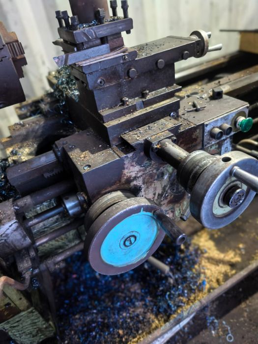 Продам токарно-винторезный станок