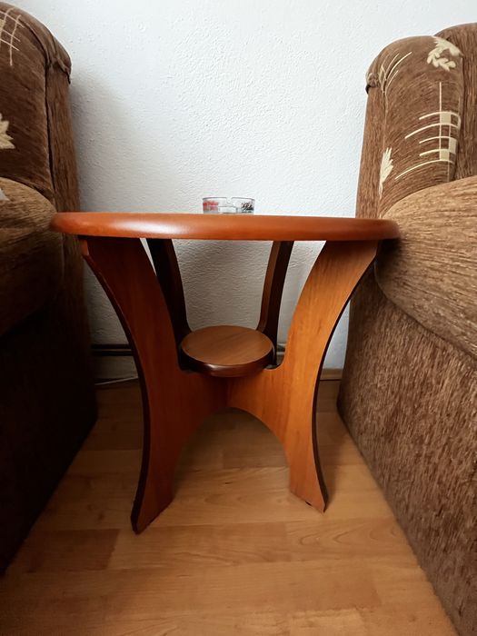 Set fotolii si masă de cafea