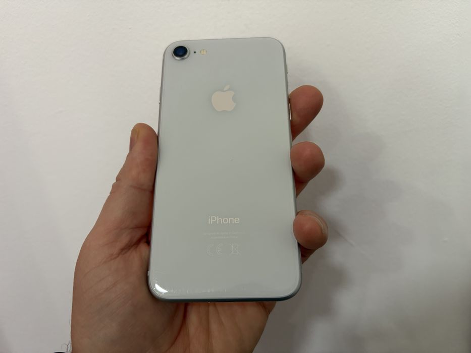 Iphone 8, White, pentru piese/recarosare