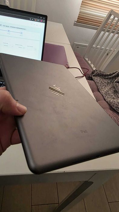 iPad Generația 7 (2019) – 128GB – Space Gray – Stare Foarte Bună