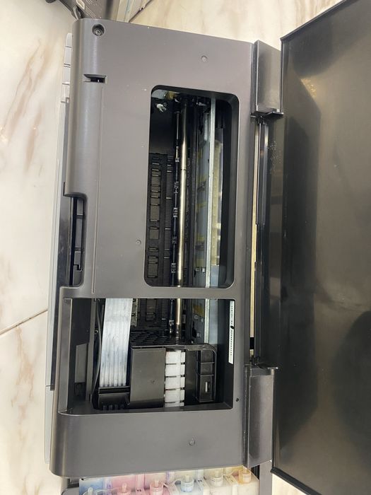 Продам принтер Epson l 800