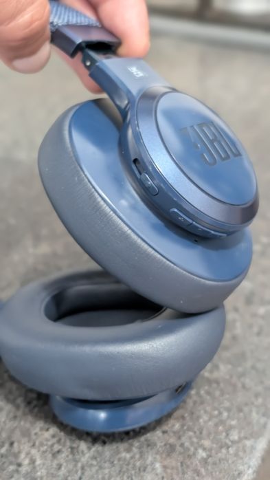 Casti audio Over-Ear JBL Live 660NC, Noise Cancelling, Bluetooth, Asistent Vocal, Pliabil, Hands-free, Albastru