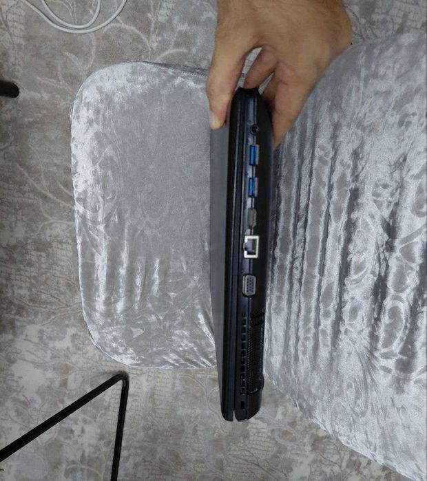 Lenovo noutbuk yaxshi holatda