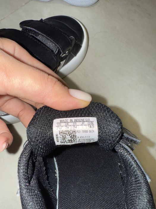 Оригинальные детские кроссовки Adidas (кроксы в подарок)
