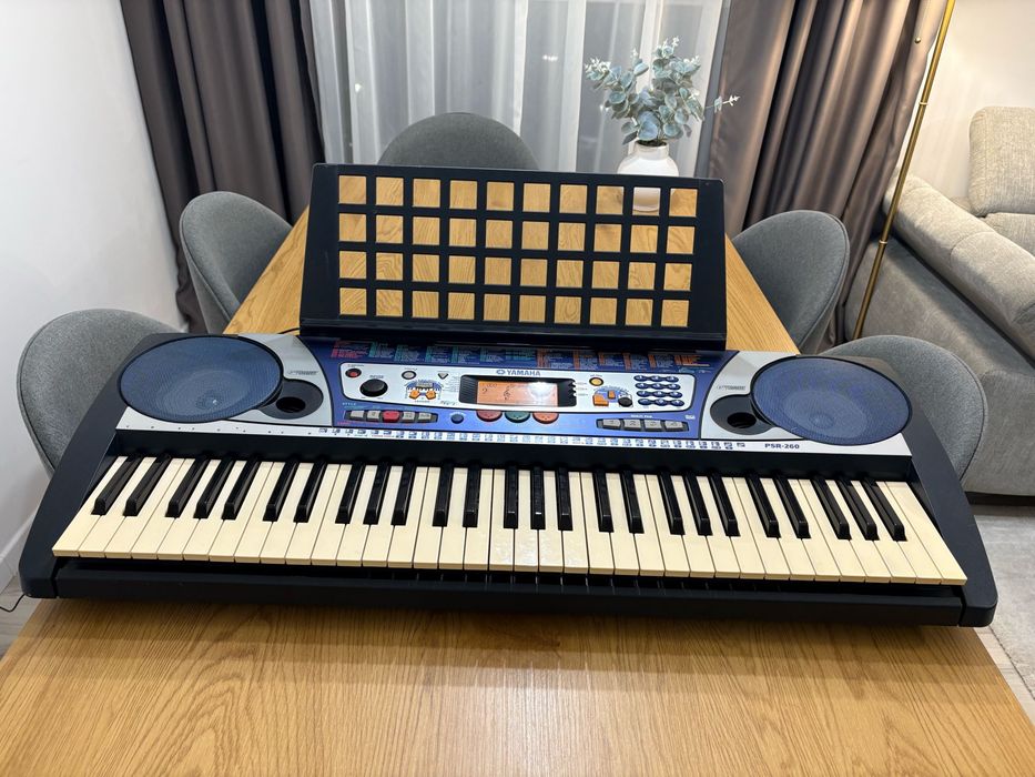 Orga clapa pian pianina sintetizator Yamaha PSR260