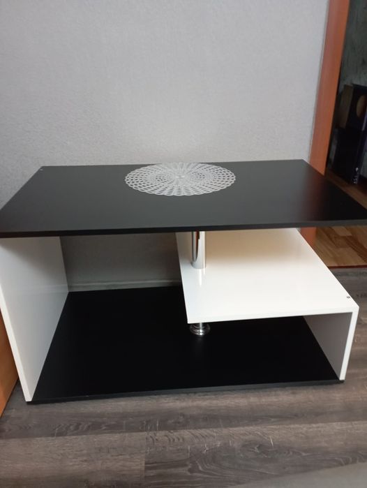 Продам журнальный столик .