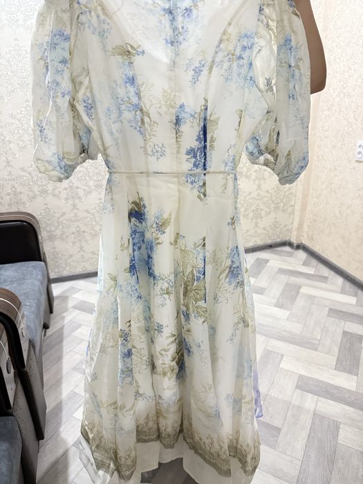 Красивое платье в отличном состоянии»