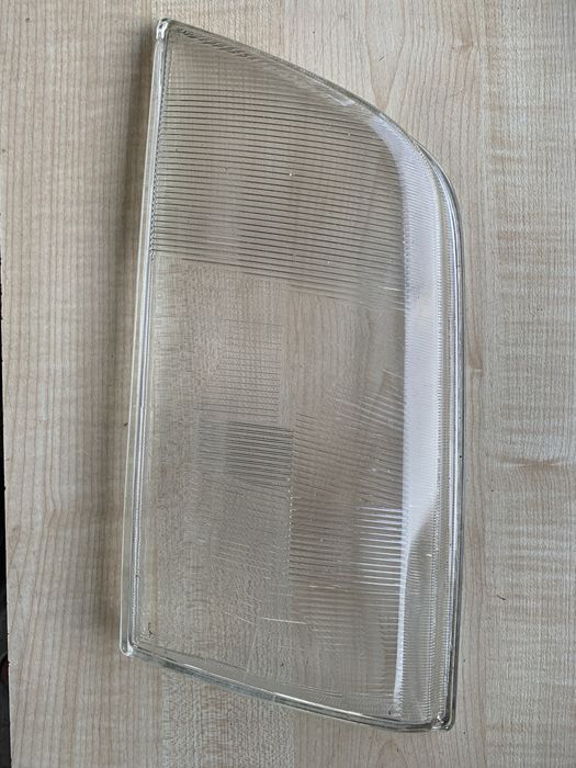 Стекло на фару Мерседес