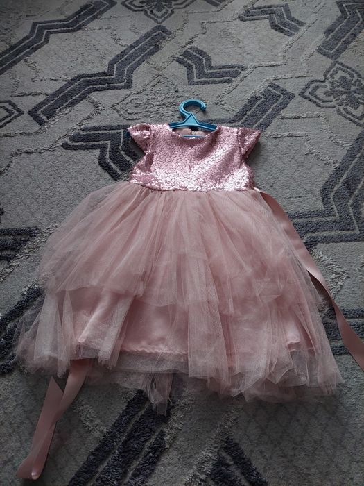 Продам платья пышные