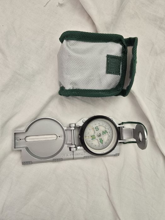 Метален туристически компас