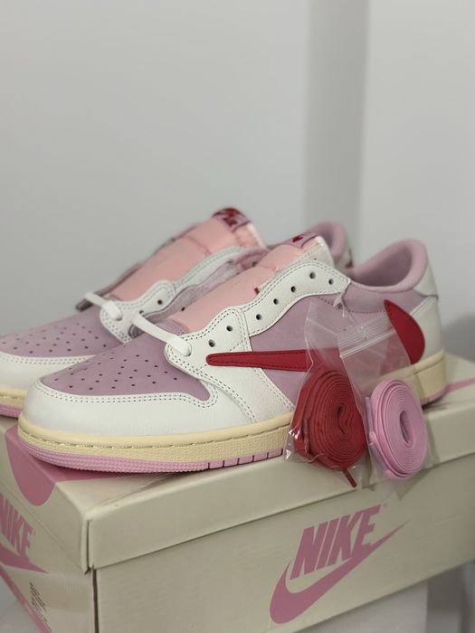 Travis Scott x Air Jordan 1 Retro Low OG Shy Pink