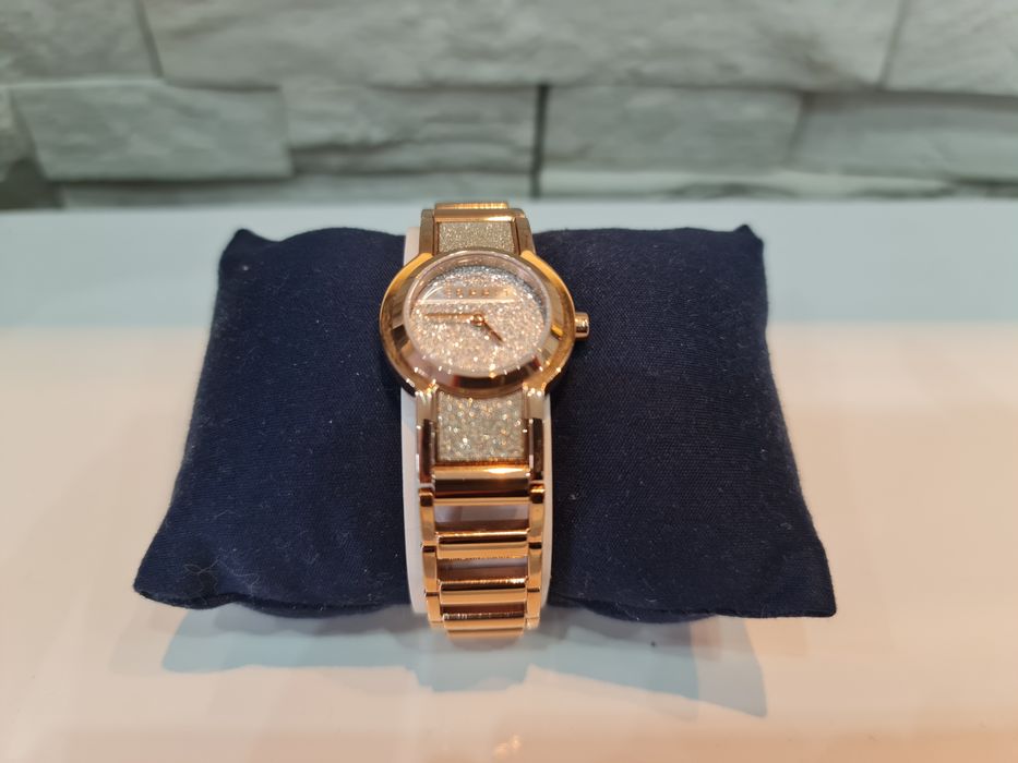 Чисто нов дамски часовник Esprit