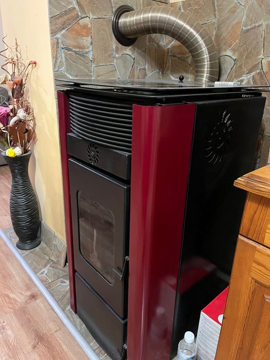 Продавам камина на пелети