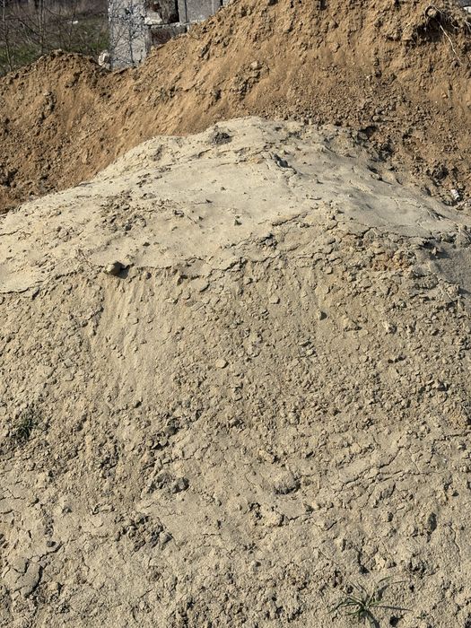 Agregate balastiere:nisip ,balast ,piatra concasata ,pamant