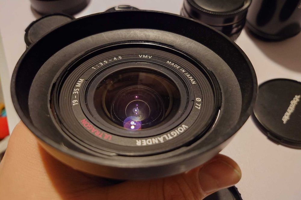 Obiectiv VoigTlander 19-35 mm f3.5-4.5 pentru Sony Montura A