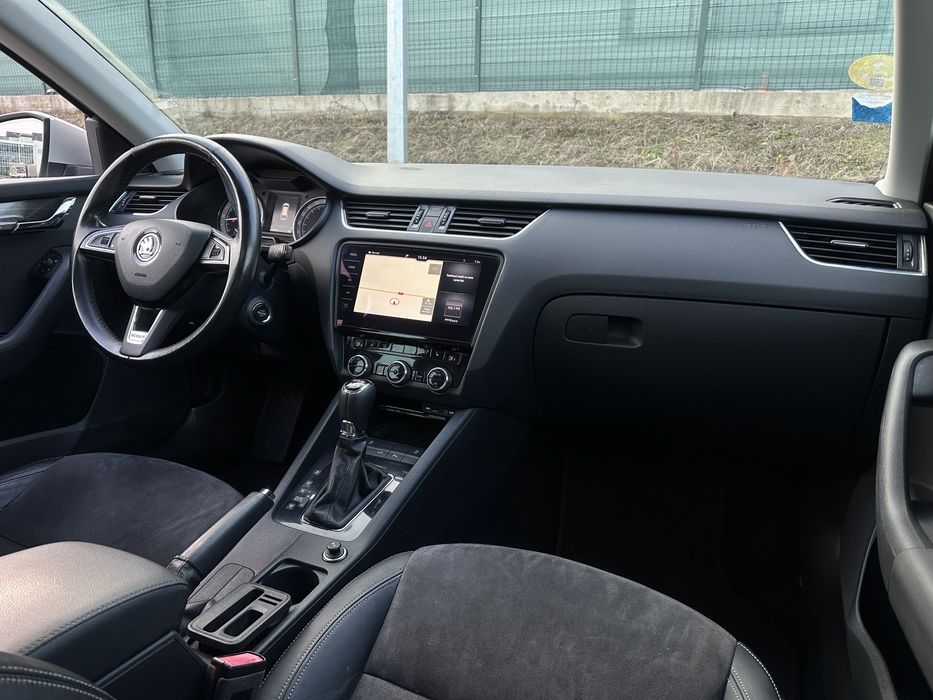 Skoda Octavia SCOUT - 2017 /2.0 TDI DSG 4x4 / Panoramic / RATE / Keyless GO&Entry / Full LED / Apple CarPlay