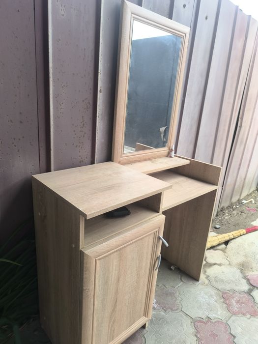 Комод с зеркалом продам
