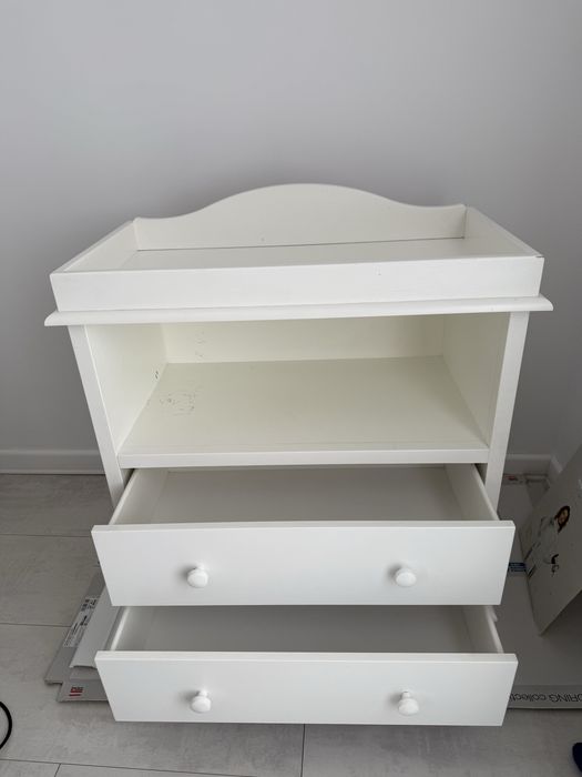 vand mobilier din lenn masiv , camera copil . cumparat de la  Mothercare .