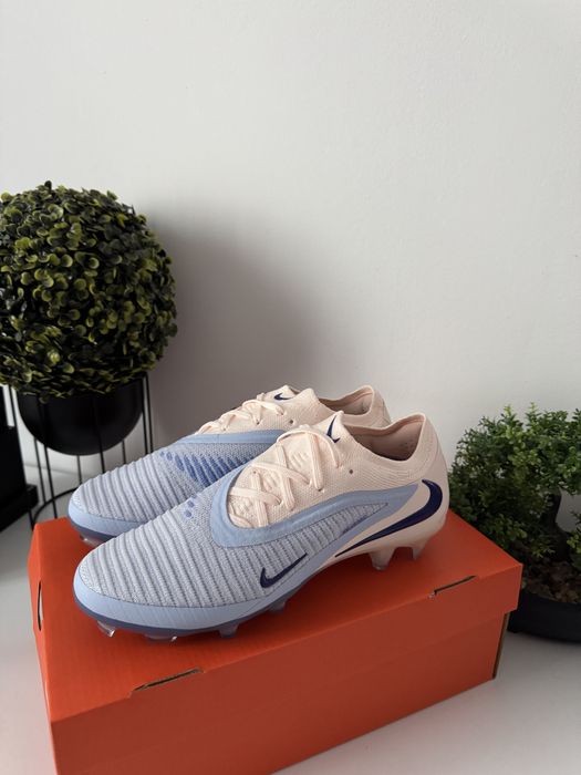 Ghete fotbal Nike Phantom Low Elite FG