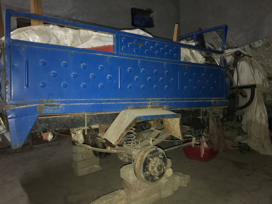 Eldosh mototsikl 200 kub matori ishlaydi balonlari bor zapchastga