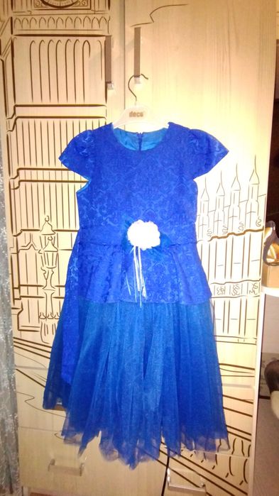 Продаю платье 7-8 лет