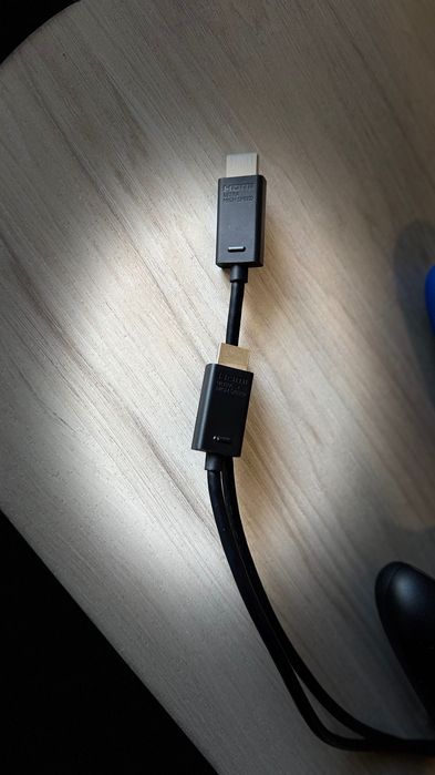 Xbox Series X 1TB | Перфектен комплект с 2 джойстика, докинг станция и 8 игри