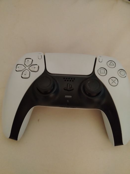 Джойстици за PS5
