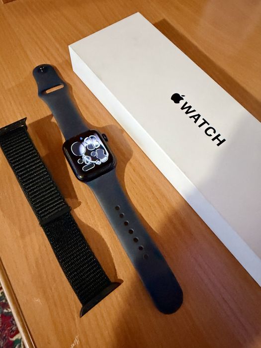 Apple Watch SE3 (в продаже временно)